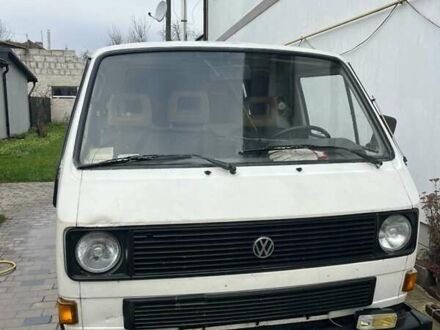 Белый Фольксваген Каравелла, объемом двигателя 1.6 л и пробегом 380 тыс. км за 800 $, фото 1 на Automoto.ua