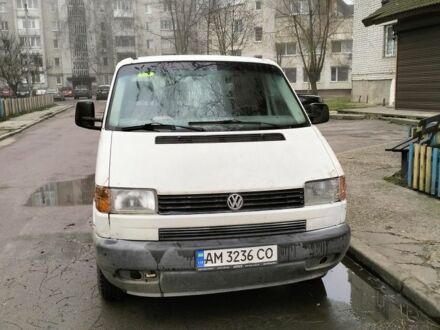 Белый Фольксваген Каравелла, объемом двигателя 1.9 л и пробегом 470 тыс. км за 2500 $, фото 1 на Automoto.ua
