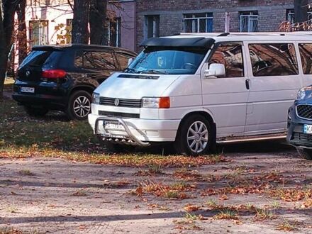 Белый Фольксваген Каравелла, объемом двигателя 2.46 л и пробегом 450 тыс. км за 4200 $, фото 1 на Automoto.ua