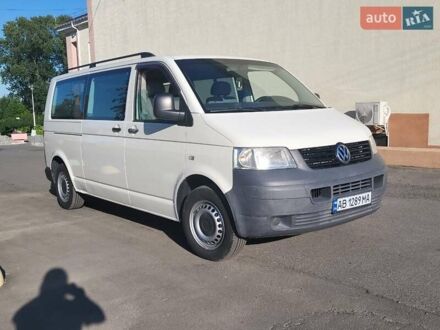 Белый Фольксваген Каравелла, объемом двигателя 2.46 л и пробегом 252 тыс. км за 9999 $, фото 1 на Automoto.ua