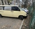Бежевый Фольксваген Каравелла, объемом двигателя 2.5 л и пробегом 380 тыс. км за 6400 $, фото 1 на Automoto.ua