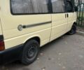 Бежевый Фольксваген Каравелла, объемом двигателя 2.5 л и пробегом 380 тыс. км за 6400 $, фото 4 на Automoto.ua
