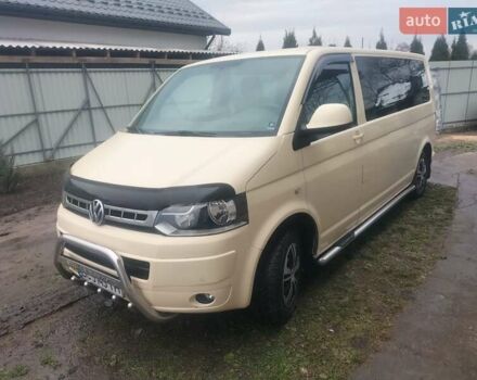 Бежевый Фольксваген Каравелла, объемом двигателя 1.97 л и пробегом 483 тыс. км за 12500 $, фото 1 на Automoto.ua