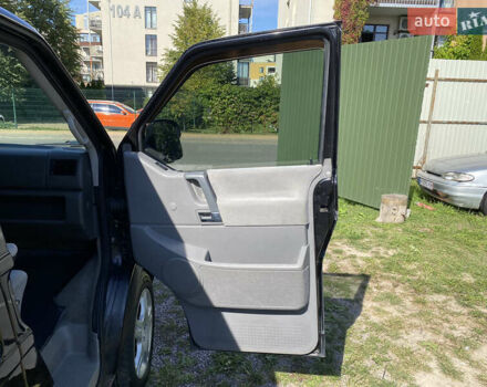 Чорний Фольксваген Каравелла, об'ємом двигуна 2.8 л та пробігом 360 тис. км за 8300 $, фото 16 на Automoto.ua