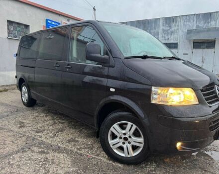 Черный Фольксваген Каравелла, объемом двигателя 2.5 л и пробегом 372 тыс. км за 8500 $, фото 2 на Automoto.ua