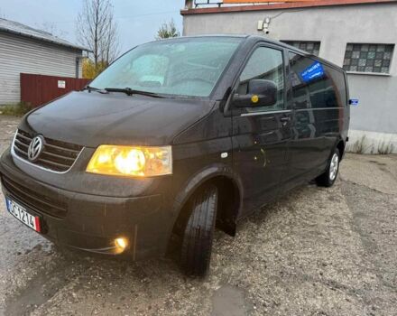 Черный Фольксваген Каравелла, объемом двигателя 2.5 л и пробегом 372 тыс. км за 8500 $, фото 1 на Automoto.ua