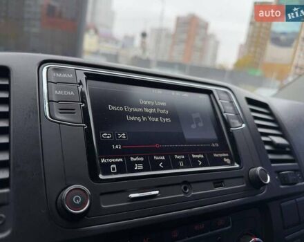 Черный Фольксваген Каравелла, объемом двигателя 1.97 л и пробегом 327 тыс. км за 16990 $, фото 18 на Automoto.ua