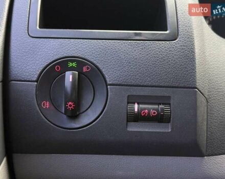 Черный Фольксваген Каравелла, объемом двигателя 1.97 л и пробегом 327 тыс. км за 16990 $, фото 15 на Automoto.ua