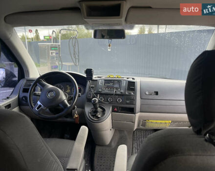 Фольксваген Каравелла 2010 у Києві на Automoto.ua Чорний Фольксваген Каравелла, об'ємом двигуна 1.98 л та пробігом 326 тис. км за 17800 $, фото 19 на Automoto.ua