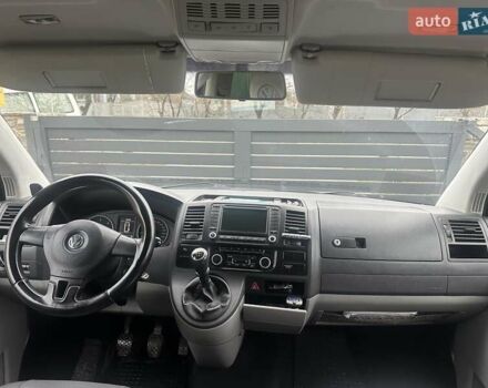 Черный Фольксваген Каравелла, объемом двигателя 2 л и пробегом 345 тыс. км за 13500 $, фото 7 на Automoto.ua