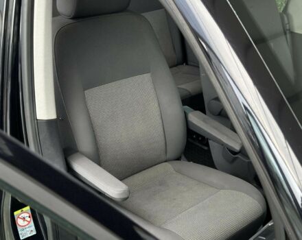 Черный Фольксваген Каравелла, объемом двигателя 2 л и пробегом 177 тыс. км за 9900 $, фото 17 на Automoto.ua