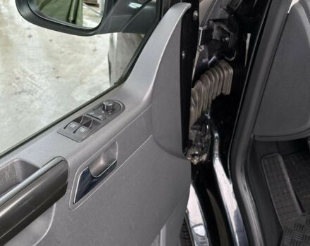 Черный Фольксваген Каравелла, объемом двигателя 2 л и пробегом 177 тыс. км за 9900 $, фото 16 на Automoto.ua