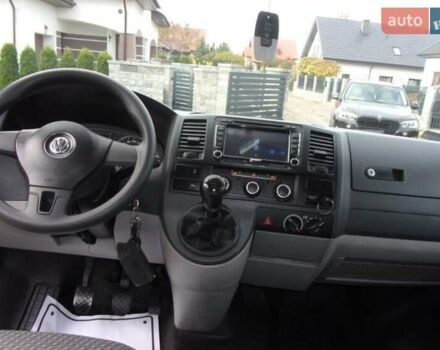 Черный Фольксваген Каравелла, объемом двигателя 2 л и пробегом 184 тыс. км за 15000 $, фото 17 на Automoto.ua