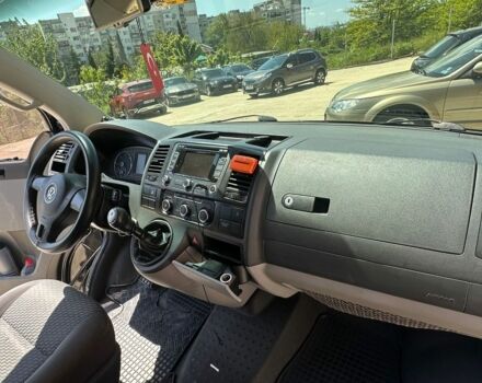 Черный Фольксваген Каравелла, объемом двигателя 2 л и пробегом 410 тыс. км за 15000 $, фото 7 на Automoto.ua