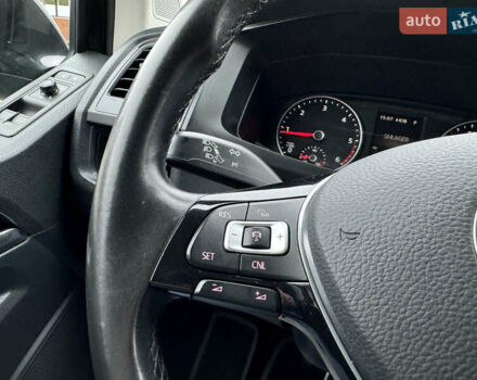 Черный Фольксваген Каравелла, объемом двигателя 1.97 л и пробегом 282 тыс. км за 26500 $, фото 4 на Automoto.ua