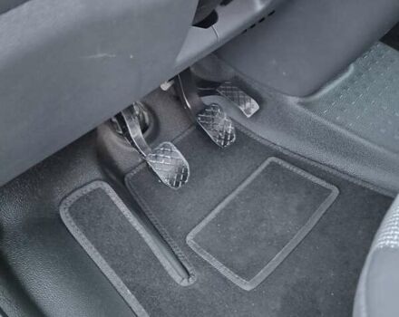 Черный Фольксваген Каравелла, объемом двигателя 2 л и пробегом 295 тыс. км за 26500 $, фото 25 на Automoto.ua