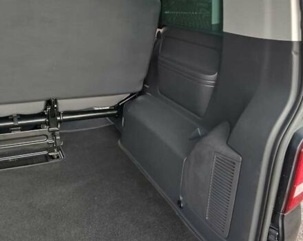 Черный Фольксваген Каравелла, объемом двигателя 2 л и пробегом 295 тыс. км за 26500 $, фото 56 на Automoto.ua