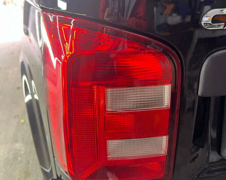 Черный Фольксваген Каравелла, объемом двигателя 2 л и пробегом 235 тыс. км за 31744 $, фото 9 на Automoto.ua