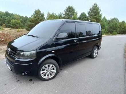 Черный Фольксваген Каравелла, объемом двигателя 1.97 л и пробегом 235 тыс. км за 19800 $, фото 1 на Automoto.ua