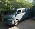 Красный Фольксваген Каравелла, объемом двигателя 2.5 л и пробегом 380 тыс. км за 2700 $, фото 2 на Automoto.ua