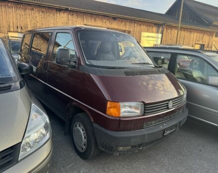 Красный Фольксваген Каравелла, объемом двигателя 2.5 л и пробегом 187 тыс. км за 3000 $, фото 1 на Automoto.ua
