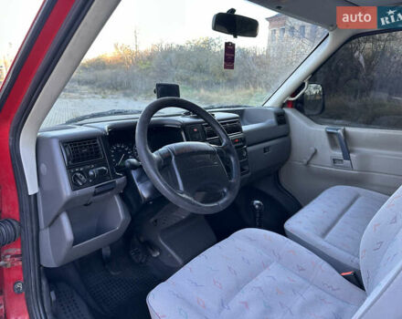 Червоний Фольксваген Каравелла, об'ємом двигуна 1.9 л та пробігом 320 тис. км за 4650 $, фото 5 на Automoto.ua