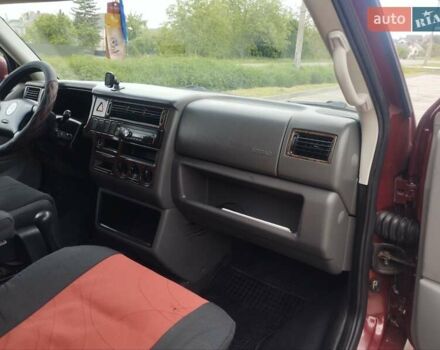 Красный Фольксваген Каравелла, объемом двигателя 2.46 л и пробегом 416 тыс. км за 7800 $, фото 3 на Automoto.ua