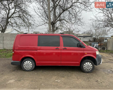 Красный Фольксваген Каравелла, объемом двигателя 2.5 л и пробегом 300 тыс. км за 4100 $, фото 2 на Automoto.ua