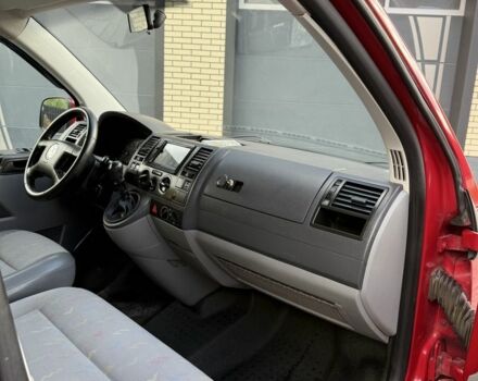 Фольксваген Каравелла 2006 в Луцке на Automoto.ua Красный Фольксваген Каравелла, объемом двигателя 1.9 л и пробегом 252 тыс. км за 8500 $, фото 3 на Automoto.ua