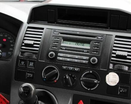 Красный Фольксваген Каравелла, объемом двигателя 0 л и пробегом 214 тыс. км за 9800 $, фото 4 на Automoto.ua