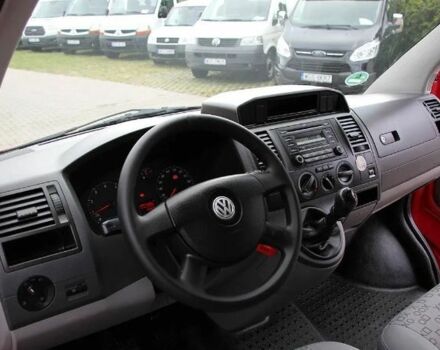 Красный Фольксваген Каравелла, объемом двигателя 0 л и пробегом 214 тыс. км за 9800 $, фото 3 на Automoto.ua