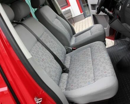 Красный Фольксваген Каравелла, объемом двигателя 0 л и пробегом 214 тыс. км за 9800 $, фото 18 на Automoto.ua