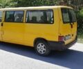 Желтый Фольксваген Каравелла, объемом двигателя 2.5 л и пробегом 460 тыс. км за 4800 $, фото 2 на Automoto.ua