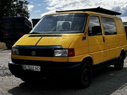 Жовтий Фольксваген Каравелла, об'ємом двигуна 2.4 л та пробігом 300 тис. км за 3499 $, фото 1 на Automoto.ua