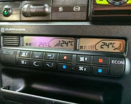 Серый Фольксваген Каравелла, объемом двигателя 2.5 л и пробегом 243 тыс. км за 2950 $, фото 15 на Automoto.ua