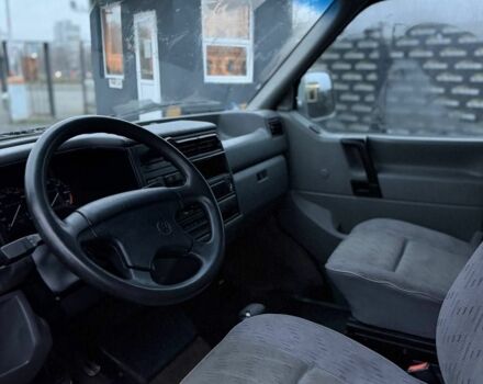 Серый Фольксваген Каравелла, объемом двигателя 0 л и пробегом 252 тыс. км за 2950 $, фото 6 на Automoto.ua