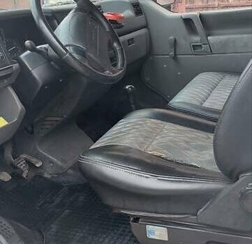 Серый Фольксваген Каравелла, объемом двигателя 1.9 л и пробегом 450 тыс. км за 4000 $, фото 8 на Automoto.ua