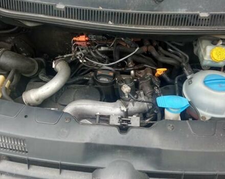 Сірий Фольксваген Каравелла, об'ємом двигуна 2.5 л та пробігом 437 тис. км за 8499 $, фото 4 на Automoto.ua