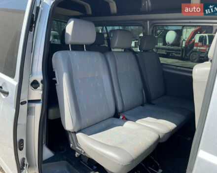 Серый Фольксваген Каравелла, объемом двигателя 2.5 л и пробегом 430 тыс. км за 9200 $, фото 7 на Automoto.ua