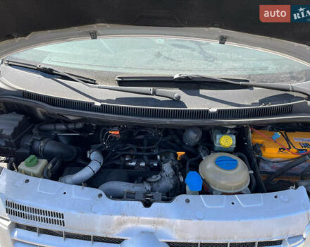 Серый Фольксваген Каравелла, объемом двигателя 2.5 л и пробегом 430 тыс. км за 9200 $, фото 2 на Automoto.ua