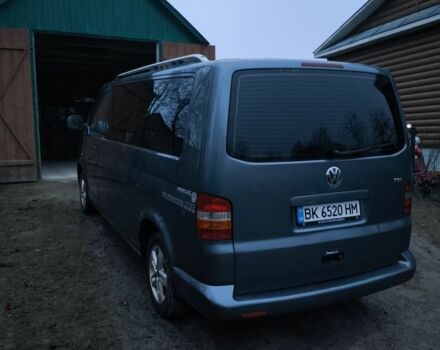 Серый Фольксваген Каравелла, объемом двигателя 2.5 л и пробегом 420 тыс. км за 9800 $, фото 2 на Automoto.ua