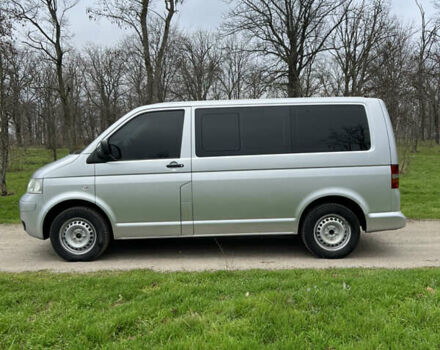 Сірий Фольксваген Каравелла, об'ємом двигуна 2.5 л та пробігом 414 тис. км за 13000 $, фото 1 на Automoto.ua