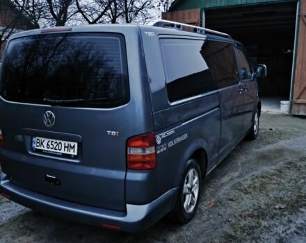 Серый Фольксваген Каравелла, объемом двигателя 2.5 л и пробегом 420 тыс. км за 9800 $, фото 4 на Automoto.ua