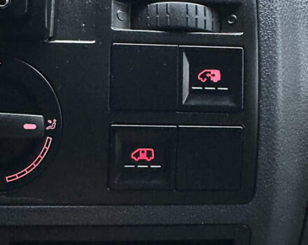 Серый Фольксваген Каравелла, объемом двигателя 2.46 л и пробегом 308 тыс. км за 12300 $, фото 28 на Automoto.ua