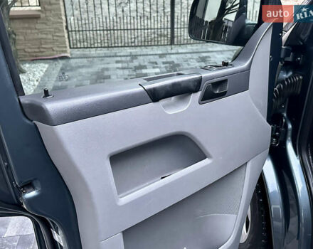 Серый Фольксваген Каравелла, объемом двигателя 2.46 л и пробегом 308 тыс. км за 12300 $, фото 29 на Automoto.ua