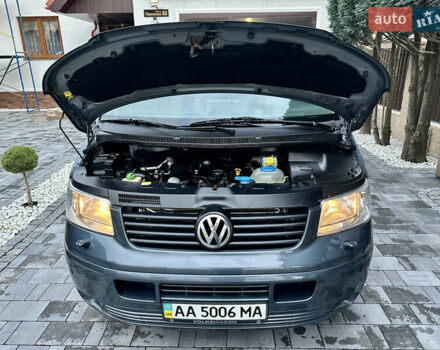 Серый Фольксваген Каравелла, объемом двигателя 2.46 л и пробегом 308 тыс. км за 12300 $, фото 20 на Automoto.ua