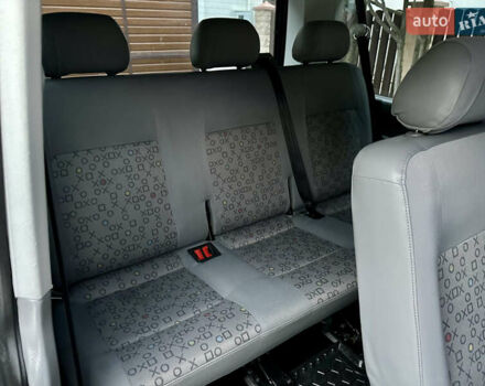 Серый Фольксваген Каравелла, объемом двигателя 2.46 л и пробегом 308 тыс. км за 12300 $, фото 32 на Automoto.ua