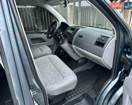 Серый Фольксваген Каравелла, объемом двигателя 2.46 л и пробегом 308 тыс. км за 12300 $, фото 34 на Automoto.ua