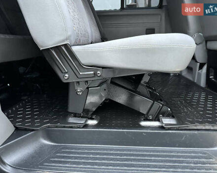 Серый Фольксваген Каравелла, объемом двигателя 2.46 л и пробегом 308 тыс. км за 12300 $, фото 31 на Automoto.ua