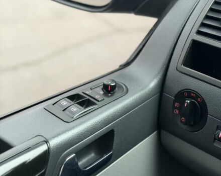 Серый Фольксваген Каравелла, объемом двигателя 1.97 л и пробегом 319 тыс. км за 16500 $, фото 26 на Automoto.ua